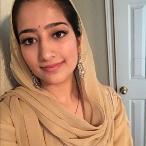 Meet your Posher, Samira